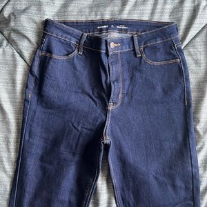 Dark wash skinny jeans